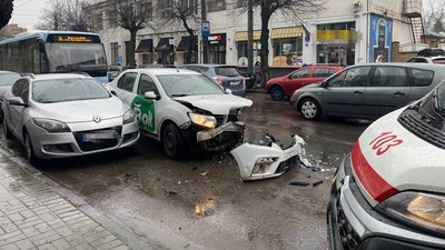 У центрі Луцька аварія: рух ускладнений У центрі Луцька аварія: рух ускладнений