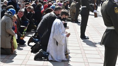 На Житомирщині попрощалися із 22-річним військовим, якого вбив ворожий снайпер На Житомирщині попрощалися із 22-річним військовим, якого вбив ворожий снайпер