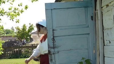 "Пригадала все, що робила бабуся": фотографка відзняла відео у покинутій хаті ради збору на дрони "Пригадала все, що робила бабуся": фотографка відзняла відео у покинутій хаті ради збору на дрони