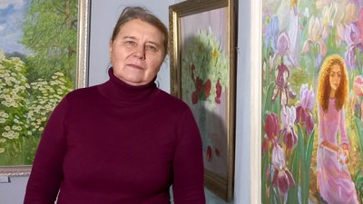 "Кожна квітка з любов’ю промальована". У Сумах відкрили персональну виставку картин Ганни Сєргеєвої