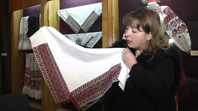 На Житомирщині відкрили експозиції із поліських хусток, яким понад 120 років На Житомирщині відкрили експозиції із поліських хусток, яким понад 120 років