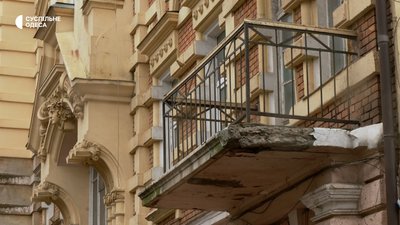 "Ніхто ними не займається": чому в Одесі продовжують падати балкони історичних будинків "Ніхто ними не займається": чому в Одесі продовжують падати балкони історичних будинків