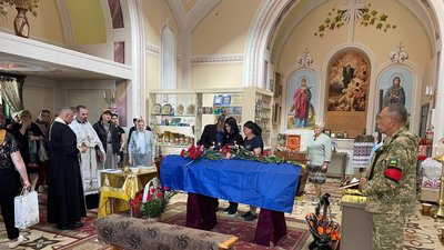 У Сумах попрощалися із загиблим військовим Володимиром Стібою У Сумах попрощалися із загиблим військовим Володимиром Стібою