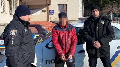 Побили охоронця та винесли гроші: на Вінниччині двоє чоловіків пограбували магазин