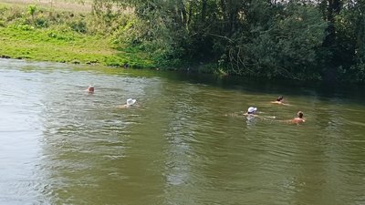 Через кишкову паличку у водоймах Луцька не можна купатися: як реагують на заборону люди Через кишкову паличку у водоймах Луцька не можна купатися: як реагують на заборону люди