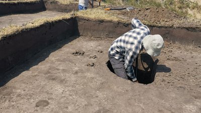 Античні амфори, кераміка, частини зброї: на Полтавщині досліджують скіфське поселення Античні амфори, кераміка, частини зброї: на Полтавщині досліджують скіфське поселення