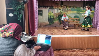 "Актори — люди різних професій, об’єднані любов’ю до сцени": історія аматорського театру на Волині "Актори — люди різних професій, об’єднані любов’ю до сцени": історія аматорського театру на Волині