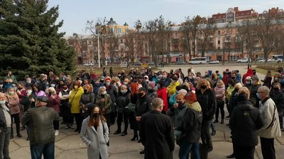 У Полтаві пікетують підприємці ринків У Полтаві пікетують підприємці ринків