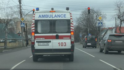 Чи пропускають черкаські водії швидку?