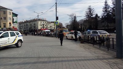 Із торгового центру в Луцьку евакуювали відвідувачів. Що сталося Із торгового центру в Луцьку евакуювали відвідувачів. Що сталося