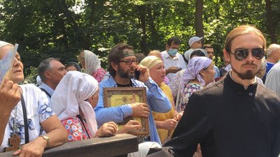 УПЦ МП провела Хресну ходу в Києві, рух транспорту відновили