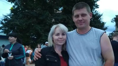 "Сонечко, ми з тобою тепер удвох": історія сестер з Краснограда, чиї батьки загинули у власному будинку від ракети РФ "Сонечко, ми з тобою тепер удвох": історія сестер з Краснограда, чиї батьки загинули у власному будинку від ракети РФ