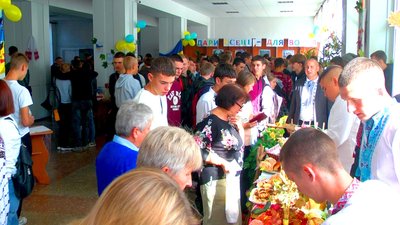 Вареники, борщ та випічка: у вінницькому коледжі зорганізували благодійну ярмарку Вареники, борщ та випічка: у вінницькому коледжі зорганізували благодійну ярмарку