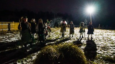 "Ніхто не скаже, про що це, але це в нас у крові". Пошук сенсів у чистому мистецтві Маланки "Ніхто не скаже, про що це, але це в нас у крові". Пошук сенсів у чистому мистецтві Маланки