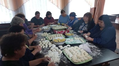 20 тисяч вареників для переселенців та військових приготували у громаді на Полтавщині 20 тисяч вареників для переселенців та військових приготували у громаді на Полтавщині
