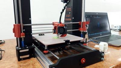 В університеті нафти і газу створили інноваційний центр з 3D принтерами і лазерними верстатами