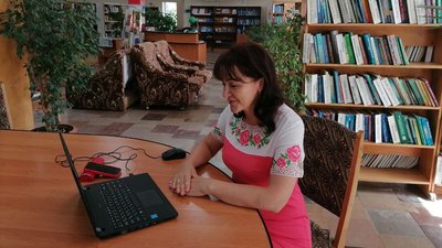У Кропивницькому директорка-переселенка організовує дистанційне навчання для учнів з Донеччини