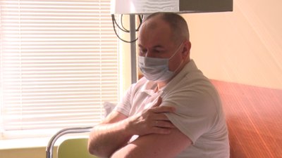 Другий день вакцинації. У Львові зробили щеплення 79 медикам 8-ї лікарні Другий день вакцинації. У Львові зробили щеплення 79 медикам 8-ї лікарні