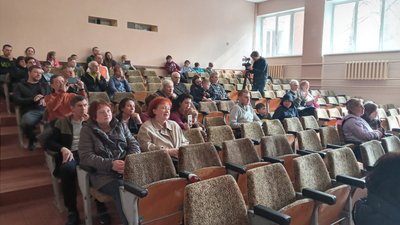 Артисти Полтавської філармонії влаштували концерт для переселенців Артисти Полтавської філармонії влаштували концерт для переселенців