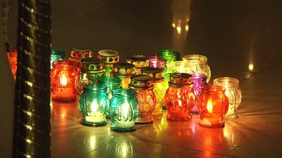 Лампадки, які запалили люди Лампадки, які запалили люди