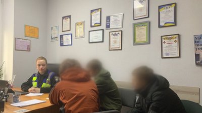 У Києві затримали підлітків за напад на чоловіка біля синагоги