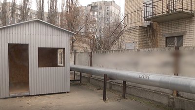 "Хочемо дихати свіжим повітрям": у Херсоні жителі багатоповерхівки проти облаштування автостоянки "Хочемо дихати свіжим повітрям": у Херсоні жителі багатоповерхівки проти облаштування автостоянки