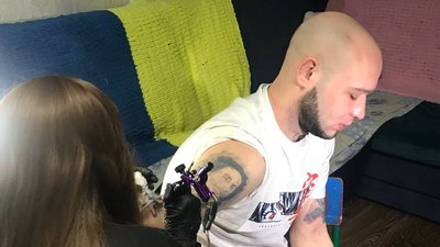 Тату-майстриня Ліна Костенко з Краматорська продовжила свою власну справу у Житомирі