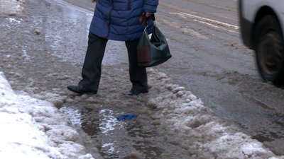 На Івано-Франківщині за ніч випало до 20 см снігу: яка ситуація на дорогах області На Івано-Франківщині за ніч випало до 20 см снігу: яка ситуація на дорогах області