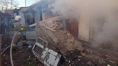 Рятувальник на пожежі