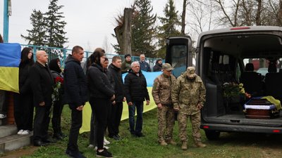 У Луцькій громаді попрощалися з 41-річним навідником Іваном Матвіюком У Луцькій громаді попрощалися з 41-річним навідником Іваном Матвіюком