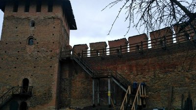 У Луцькому замку вперше за останні 20 років відновлюють сходи У Луцькому замку вперше за останні 20 років відновлюють сходи