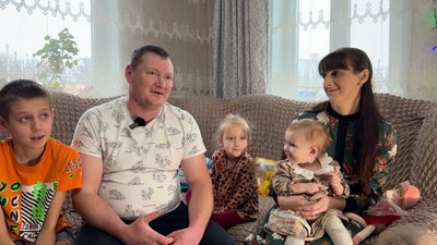Багатодітна родина на Чернігівщині: як живе родина Лень, яка виховує шість дітей