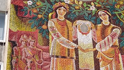 У Львові пропонують демонтувати мозаїку "Дружба народів" У Львові пропонують демонтувати мозаїку "Дружба народів"