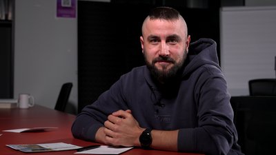 Військовослужбовець ЗСУ Віктор Левицький, кримськотатарська мова