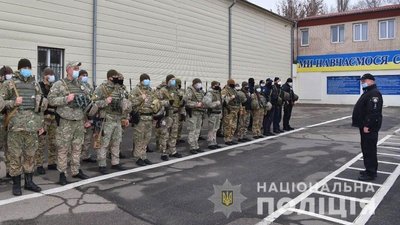 Зведений загін одеських поліцейських вирушив на схід України Зведений загін одеських поліцейських вирушив на схід України