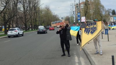 У Черкасах відбулася акція на підтримку полонених У Черкасах відбулася акція на підтримку полонених