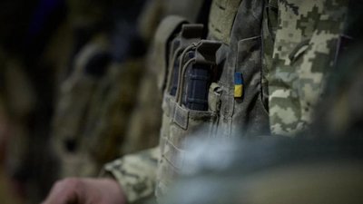 Військовослужбовець