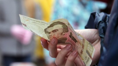 У Херсоні окупаційна влада намагається вивести з обігу гривню