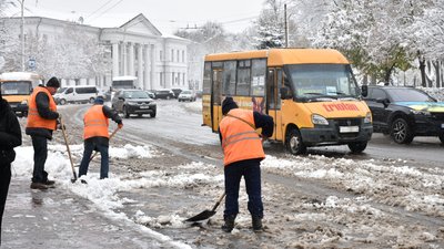 Снігопад у Полтаві: як комунальники справлялися з негодою