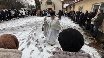Водохреще в Ужгороді: як відзначали у Святотроїцькій православній церкві Водохреще в Ужгороді: як відзначали у Святотроїцькій православній церкві