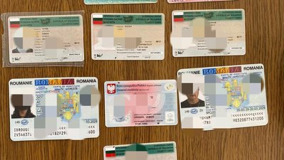 Чоловіка з 9-ма підробними документами затримали волинські прикордонники