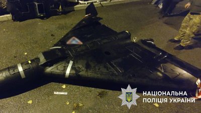Безпілотник, який киянин перевозив у Києві на даху автомобіля