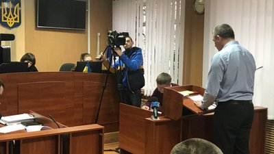 Загибель немовляти в ліфті: у суді допитали заступника мера Сум