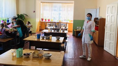 Безкоштовні сніданки та обіди у школах Ужгорода: рішення приймає педагогічна рада