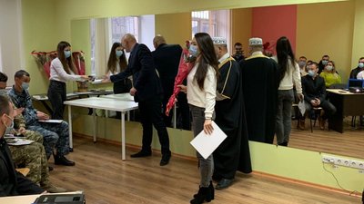 "Хотілось надихнути на звершення": в Одесі нагородили кримських татар, які воювали в АТО та ООС "Хотілось надихнути на звершення": в Одесі нагородили кримських татар, які воювали в АТО та ООС