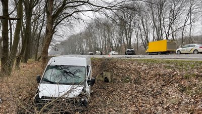 У Львівському районі 80-річний водій спричинив потрійну ДТП з травмованими У Львівському районі 80-річний водій спричинив потрійну ДТП з травмованими