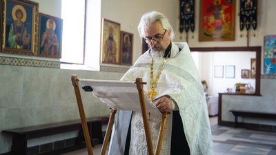 "Для одних ти – агент ФСБ, а для інших – націоналіст". Історія настоятеля з передмістя Дніпра, який приєднався до ПЦУ