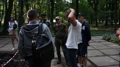 Під пам'ятником Боброву не знайшли решток радянських солдатів Під пам'ятником Боброву не знайшли решток радянських солдатів