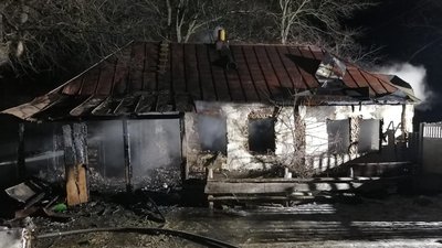 На Сумщині п`яний чоловік ледь не загинув у пожежі