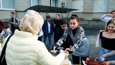 Смаколики та поробки: у Вінниці провели благодійний ярмарок Смаколики та поробки: у Вінниці провели благодійний ярмарок